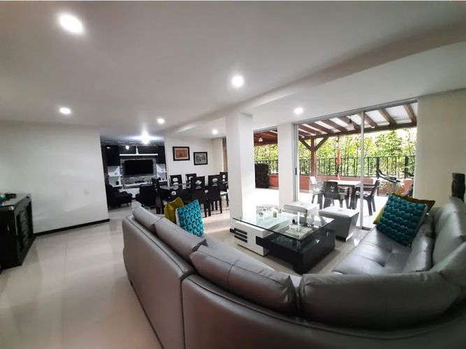 Casa de 4 alcobas en venta en Pance, Cali, 250 m² · foto 2 de 24