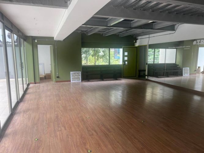 Local en arriendo en El Poblado, Medellín, 374 m² · foto 6 de 21