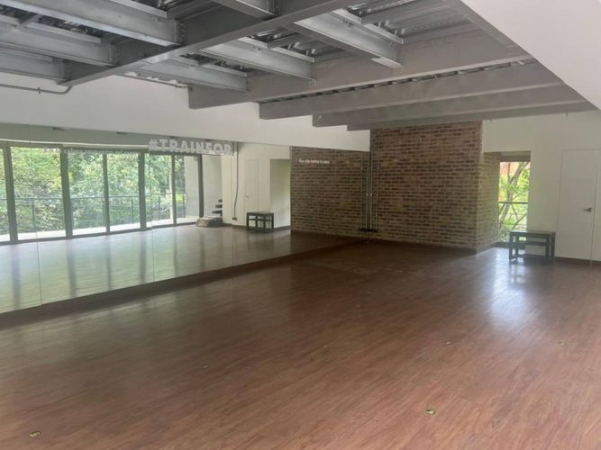Local en arriendo en El Poblado, Medellín, 374 m² · foto 8 de 21