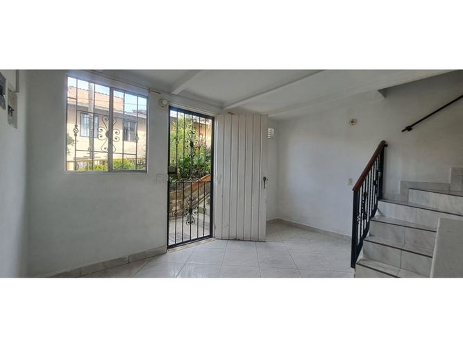 Casa de 3 alcobas en venta en Cabecera San Antonio De Prado, Medellín, 55 m² · foto 2 de 19
