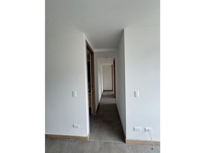 Apartamento de 2 alcobas en venta en Cañaveralejo, Sabaneta, 57 m² · foto 3 de 12