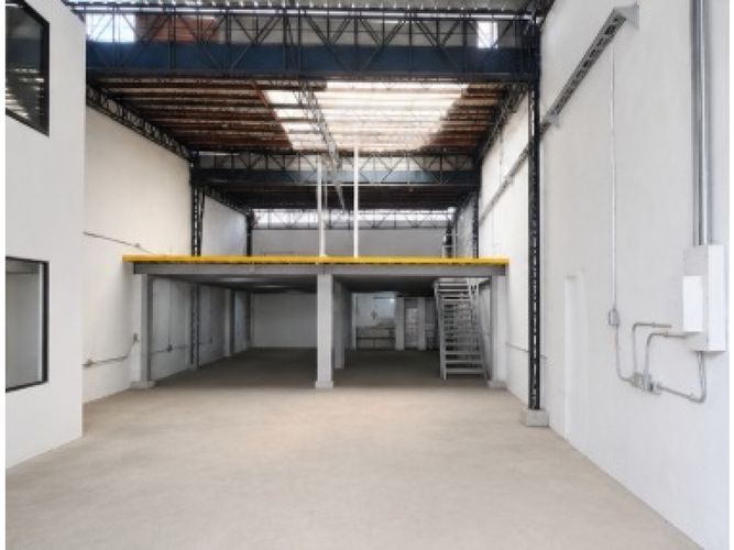 Bodega en arriendo en San Diego, Medellín, 400 m² · foto 2 de 8