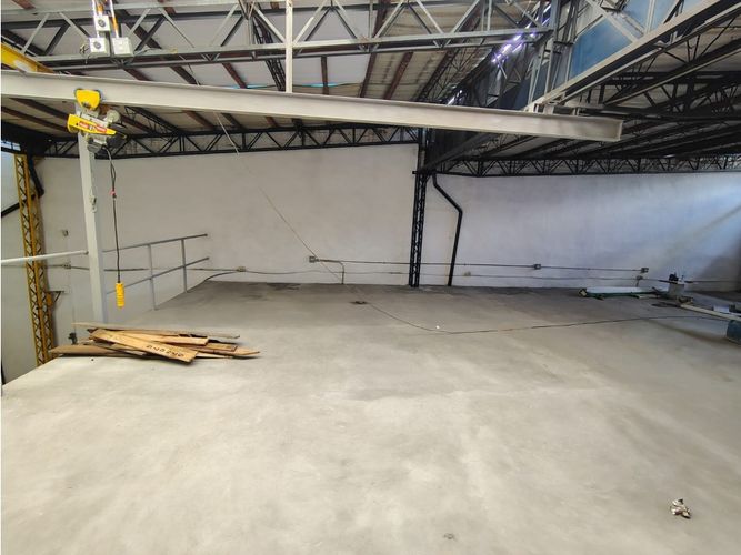 Bodega en arriendo en San Diego, Medellín, 400 m² · foto 4 de 8