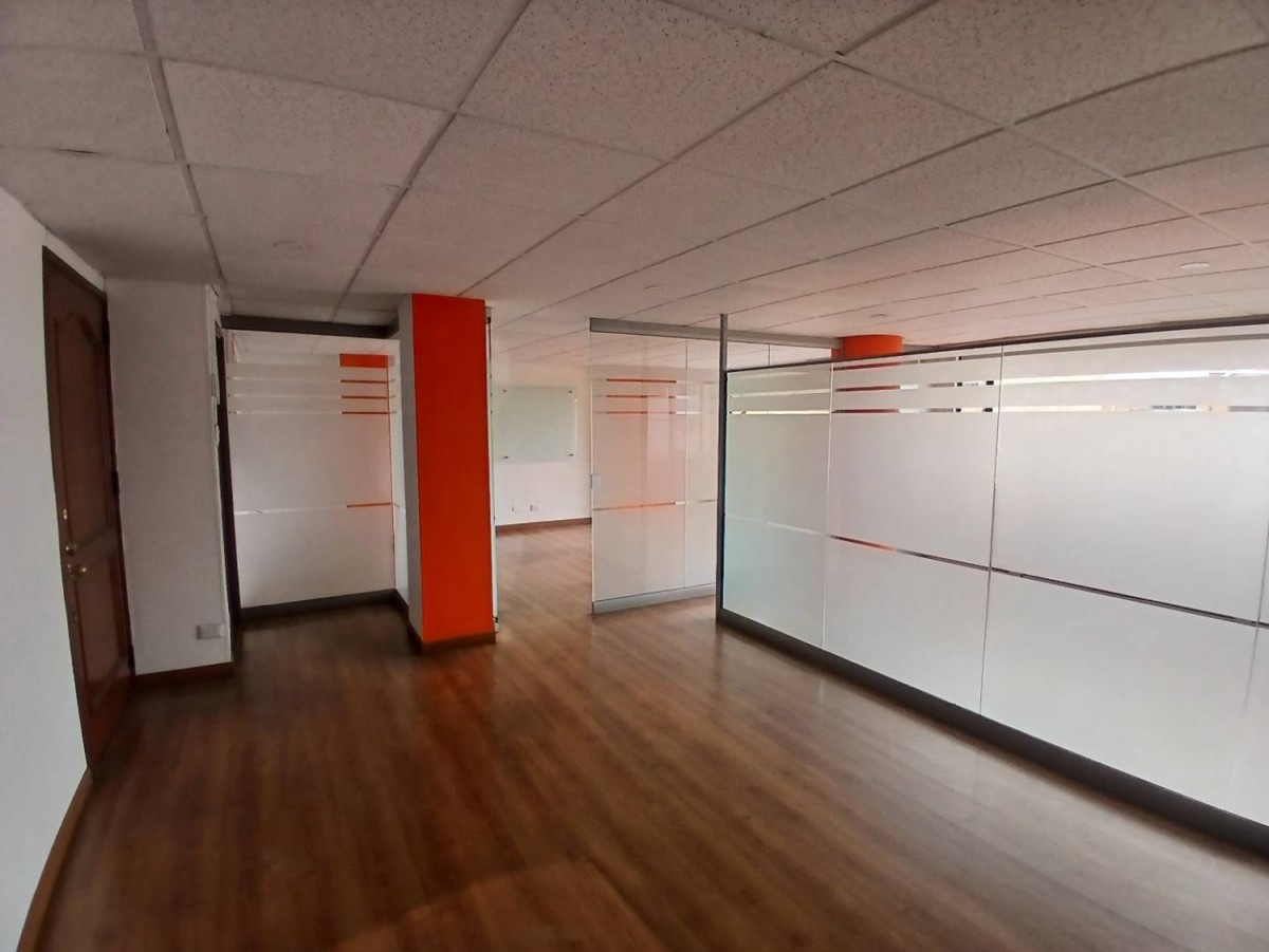 Oficina en Arriendo en Lago gaitan, Bogotá