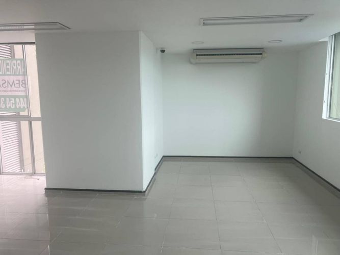 Oficina en arriendo en Los Balsos, Medellín, 50 m² · foto 2 de 15