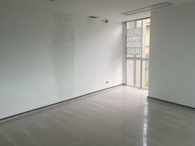 Oficina en arriendo en Los Balsos, Medellín, 50 m² · foto 3 de 15