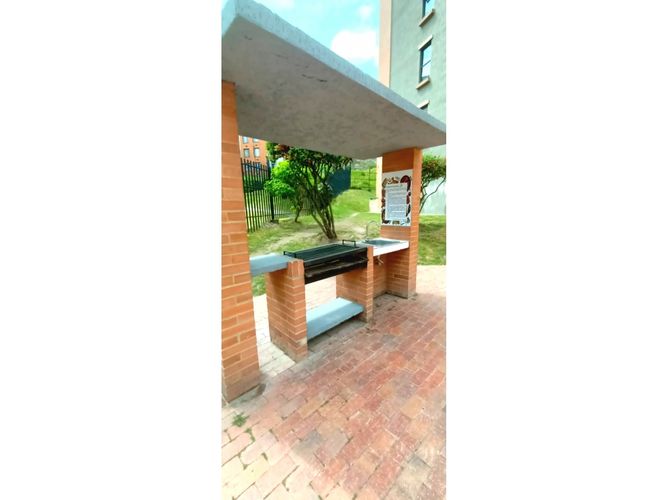 Apartamento de 3 alcobas en venta en Tequendama, Soacha, 72 m² · foto 4 de 12