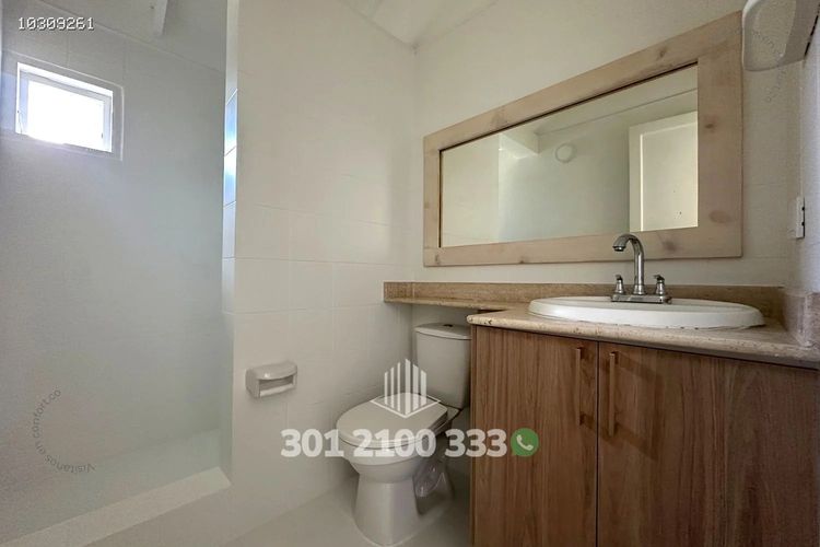 Casa de 4 alcobas en arriendo en Las Lomas No.1, Medellín, 260 m² · foto 19 de 24