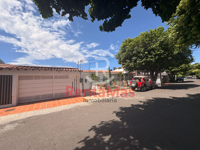 Casa en venta en Quinta Oriental, Cúcuta · foto 2 de 23