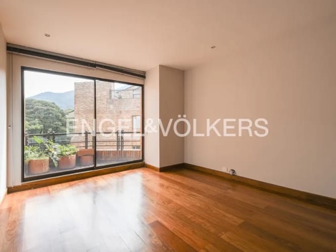 Apartamento de 4 alcobas en venta en La Cabrera, Bogotá, 396 m² · foto 16 de 18