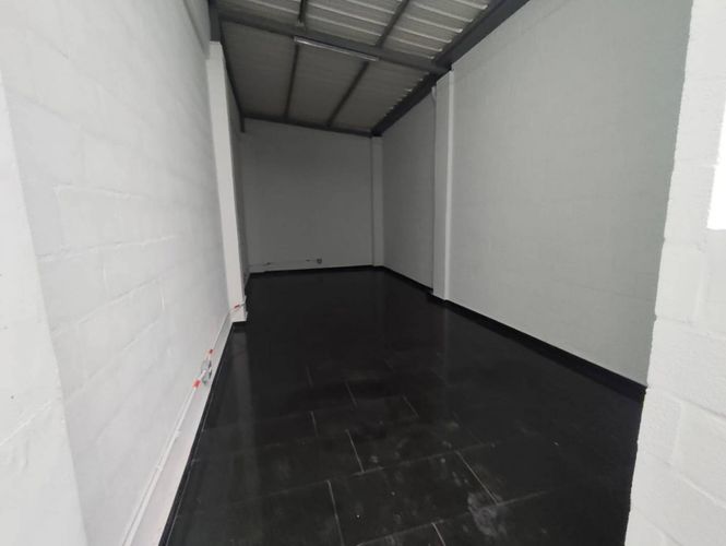 Bodega en arriendo en Trinidad, Medellín, 300 m² · foto 16 de 17