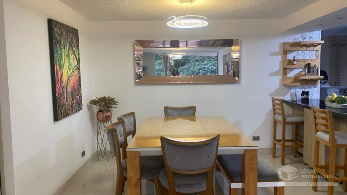 Apartamento en venta en Loma De Los Bernal, Medellín · foto 2 de 12