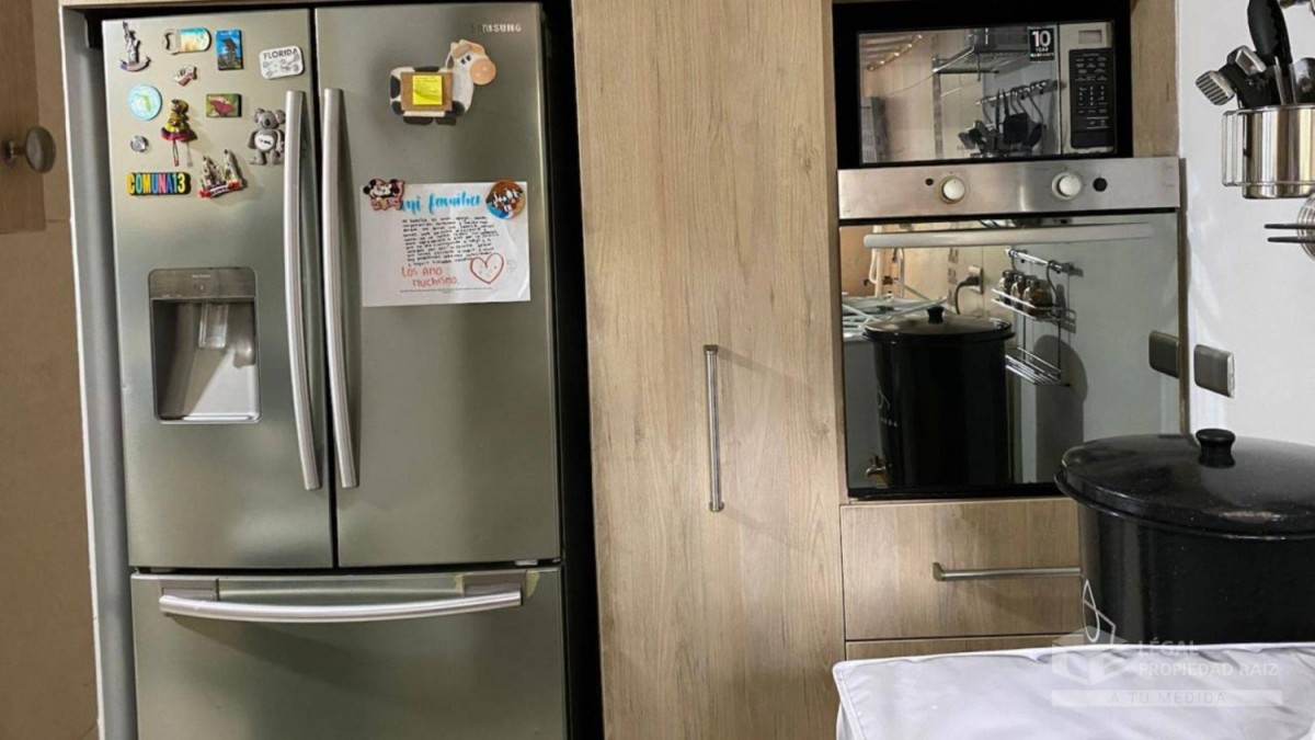 Apartamento en venta en Loma De Los Bernal, Medellín · foto 3 de 12