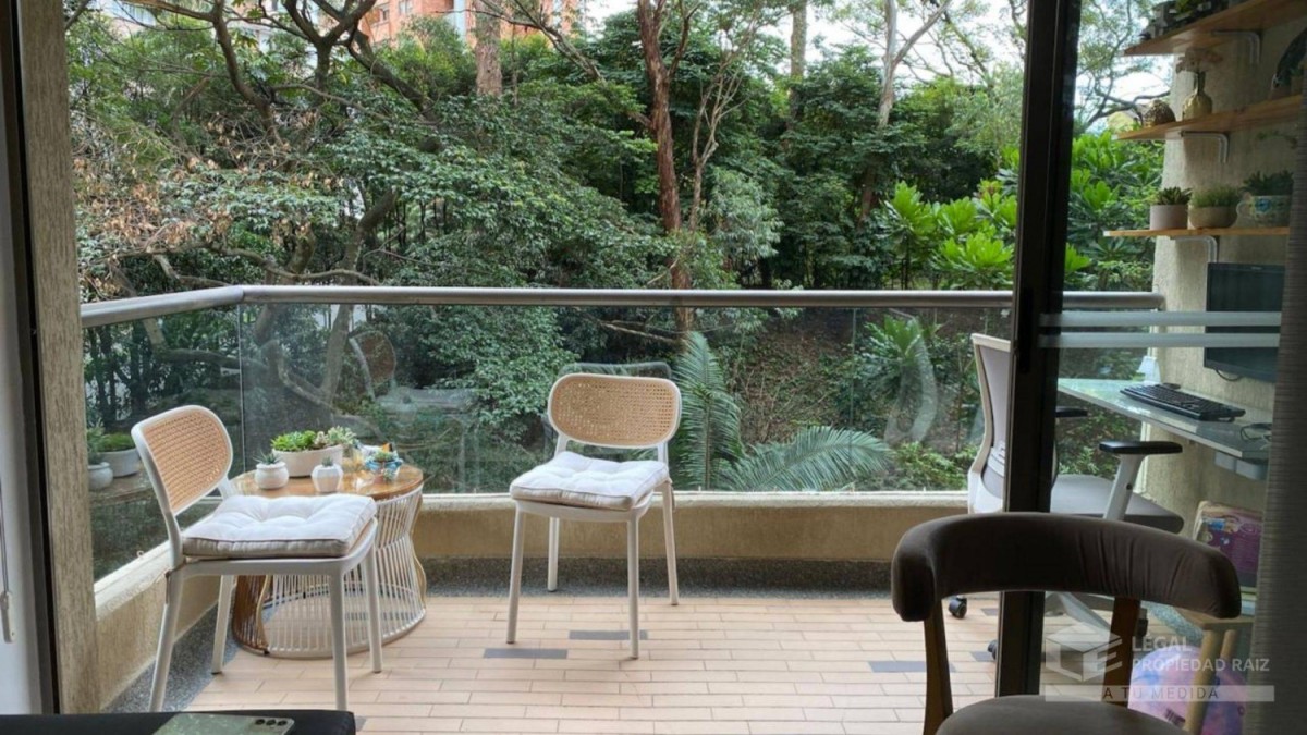 Apartamento en venta en Loma De Los Bernal, Medellín · foto 5 de 12