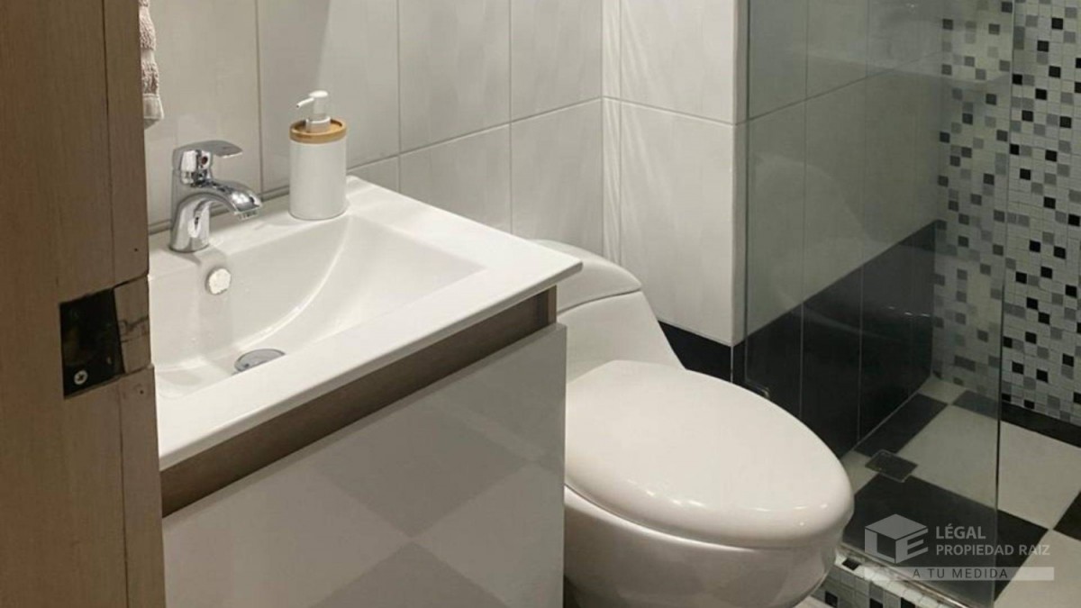 Apartamento en venta en Loma De Los Bernal, Medellín · foto 10 de 12