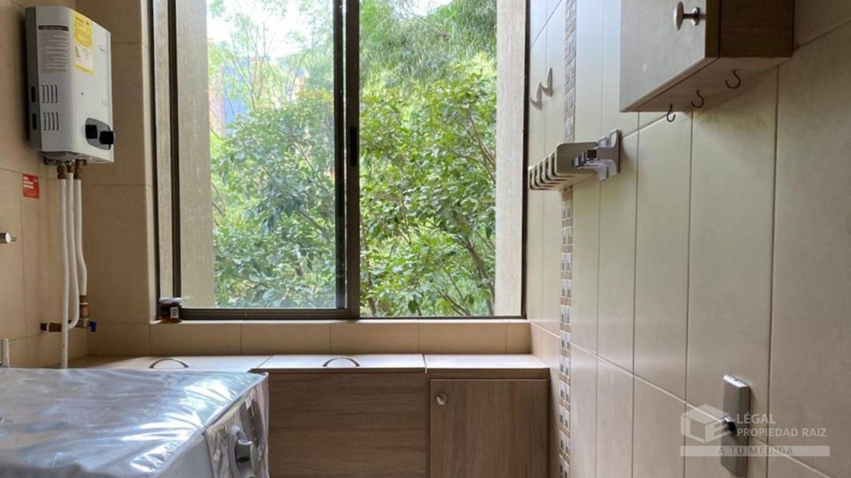 Apartamento en venta en Loma De Los Bernal, Medellín · foto 12 de 12