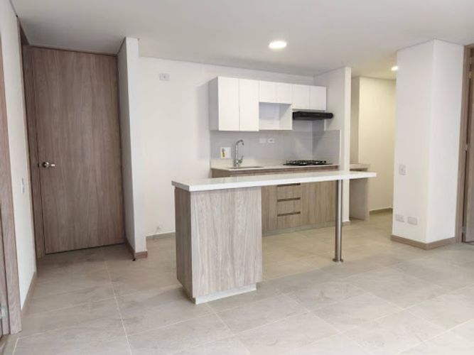 Apartamento en arriendo en Loma De San Jose, Sabaneta · foto 2 de 16