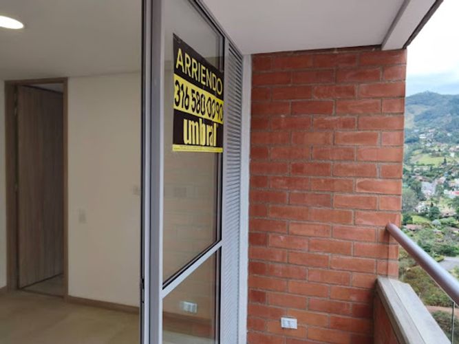 Apartamento en arriendo en Loma De San Jose, Sabaneta · foto 13 de 16