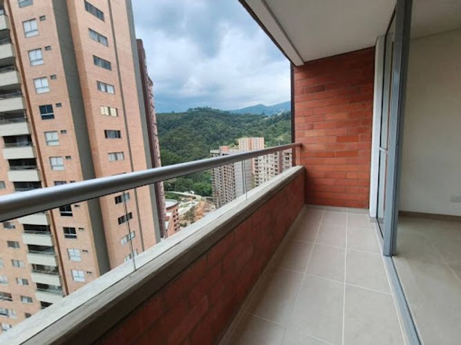 Apartamento en arriendo en Loma De San Jose, Sabaneta · foto 14 de 16