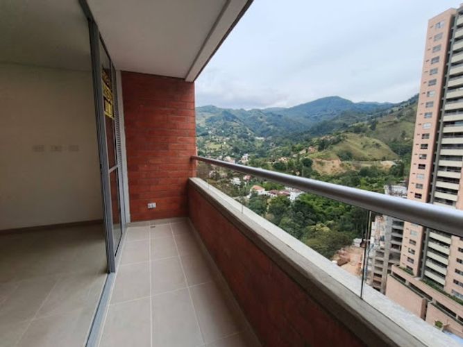 Apartamento en arriendo en Loma De San Jose, Sabaneta · foto 15 de 16