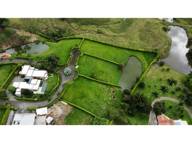 Lote en venta en Cerritos, Pereira, 2251 m² · foto 3 de 10