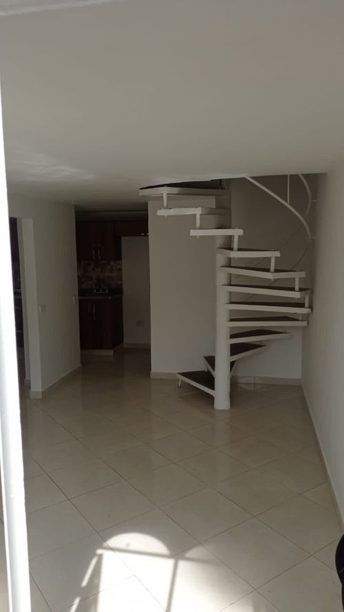 Casa de 3 alcobas en venta en Belén Rincón, Medellín, 110 m² · foto 2 de 24
