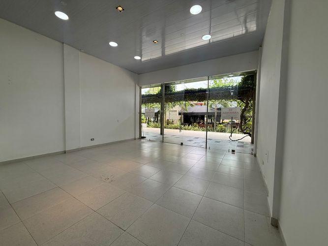 Local en arriendo en Girardot, Ricaurte, 72 m² · foto 2 de 14