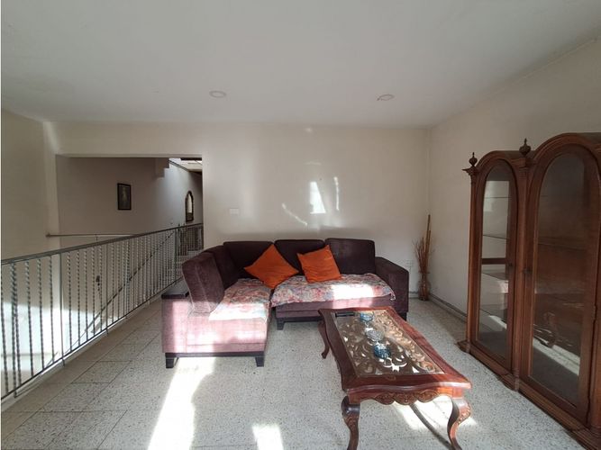Casa de 5 alcobas en venta en La Candelaria, Medellín, 230 m² · foto 3 de 16