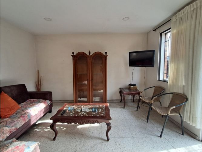 Casa de 5 alcobas en venta en La Candelaria, Medellín, 230 m² · foto 4 de 16