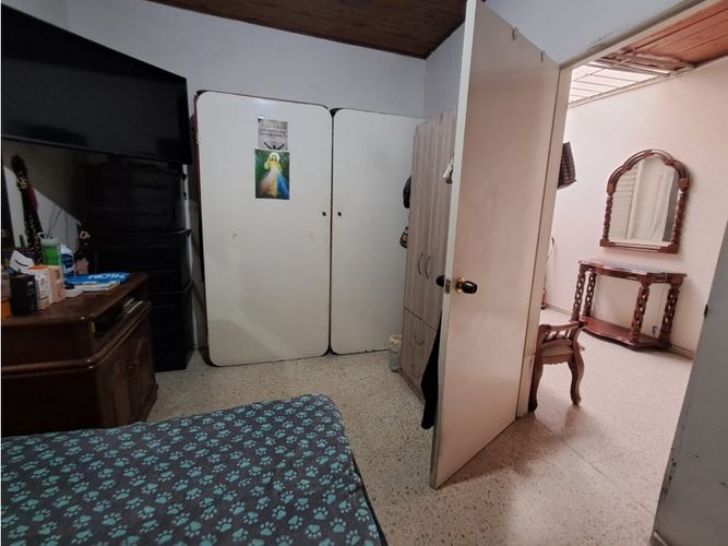 Casa de 5 alcobas en venta en La Candelaria, Medellín, 230 m² · foto 6 de 16