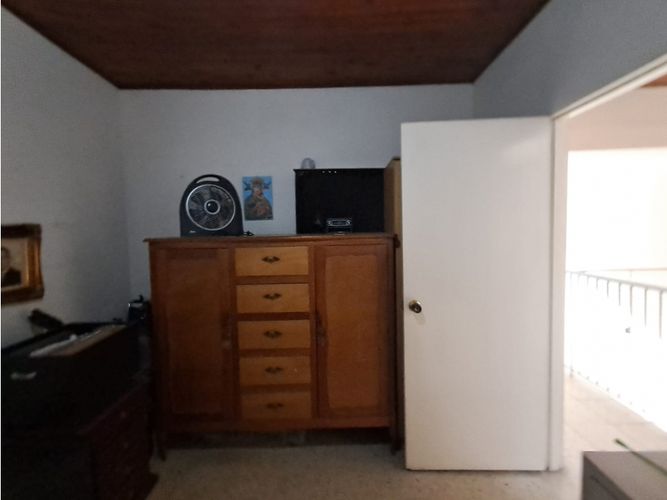 Casa de 5 alcobas en venta en La Candelaria, Medellín, 230 m² · foto 9 de 16