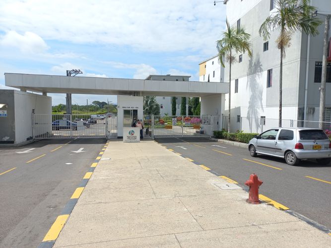 Apartamento de 2 alcobas en venta en Cr. Treviso, Ibagué, 49 m² · foto 3 de 24