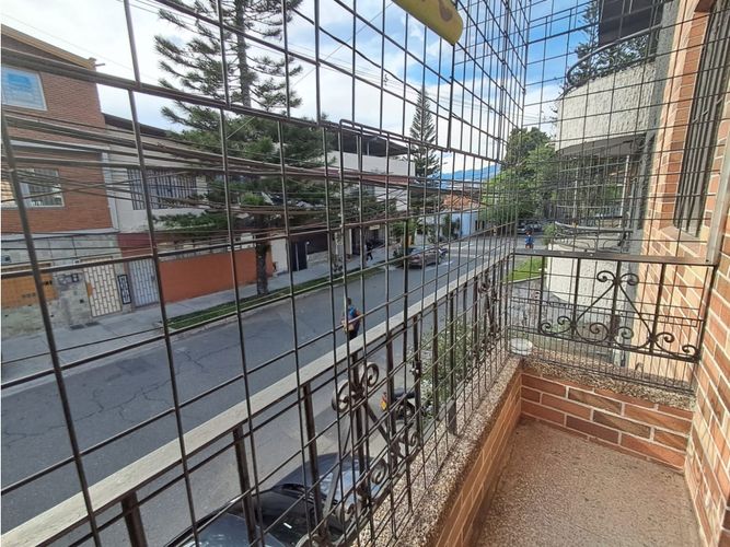 Casa de 5 alcobas en venta en La Candelaria, Medellín, 230 m² · foto 14 de 16