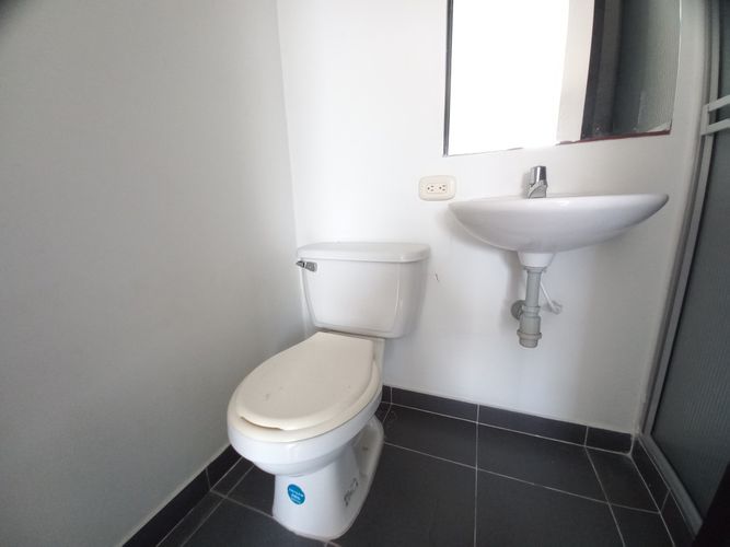 Apartamento de 2 alcobas en venta en Cr. Treviso, Ibagué, 49 m² · foto 9 de 24