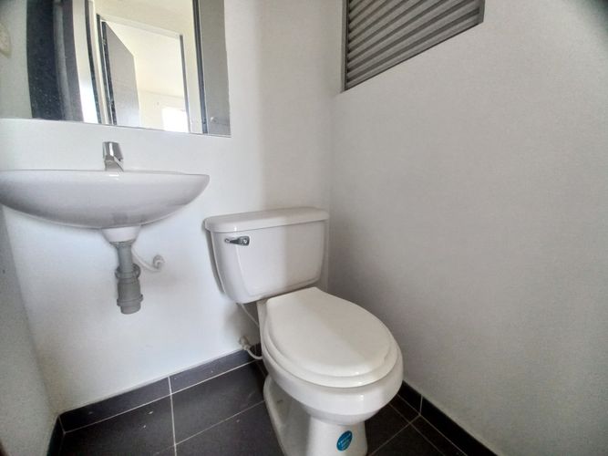 Apartamento de 2 alcobas en venta en Cr. Treviso, Ibagué, 49 m² · foto 13 de 24