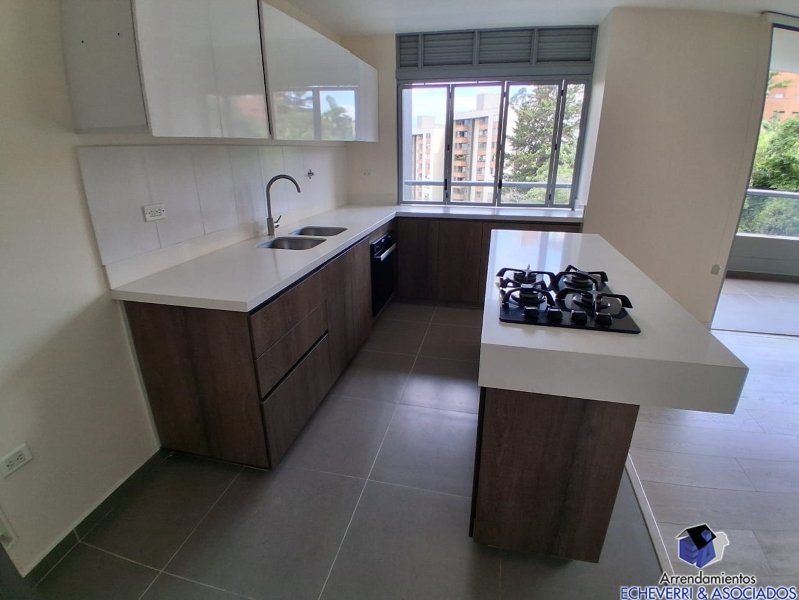 Apartamento en Arriendo en Las Cometas, Envigado en Las Cometas