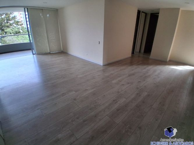 Apartamento de 3 alcobas en arriendo en Las Cometas, Envigado, 140 m² · foto 2 de 14