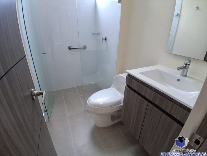 Apartamento de 3 alcobas en arriendo en Las Cometas, Envigado, 140 m² · foto 3 de 14
