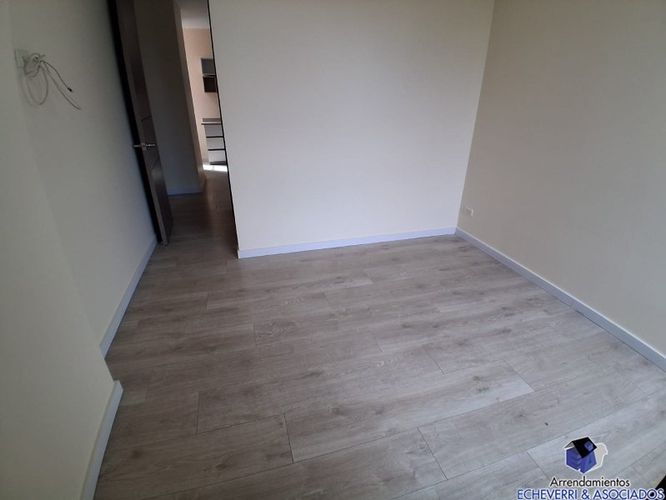 Apartamento de 3 alcobas en arriendo en Las Cometas, Envigado, 140 m² · foto 4 de 14