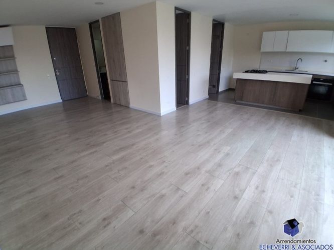 Apartamento de 3 alcobas en arriendo en Las Cometas, Envigado, 140 m² · foto 5 de 14