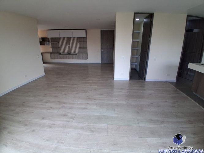 Apartamento de 3 alcobas en arriendo en Las Cometas, Envigado, 140 m² · foto 12 de 14