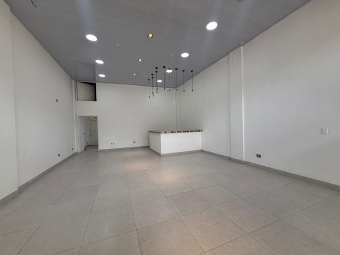 Local en venta en Girardot, Ricaurte, 72 m² · foto 6 de 13
