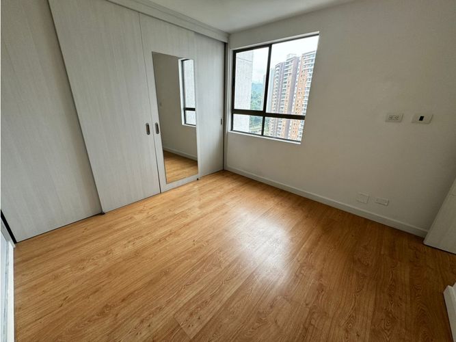 Apartamento de 2 alcobas en arriendo en Loma De Los Bernal, Medellín, 55 m² · foto 5 de 11