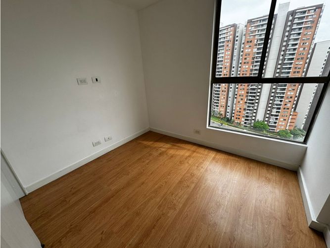 Apartamento de 2 alcobas en arriendo en Loma De Los Bernal, Medellín, 55 m² · foto 8 de 11