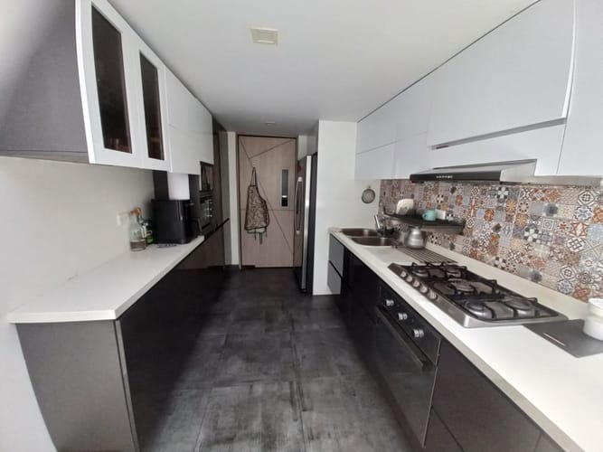 Casa de 5 alcobas en venta en Ilarco, Bogotá, 310 m² · foto 12 de 23