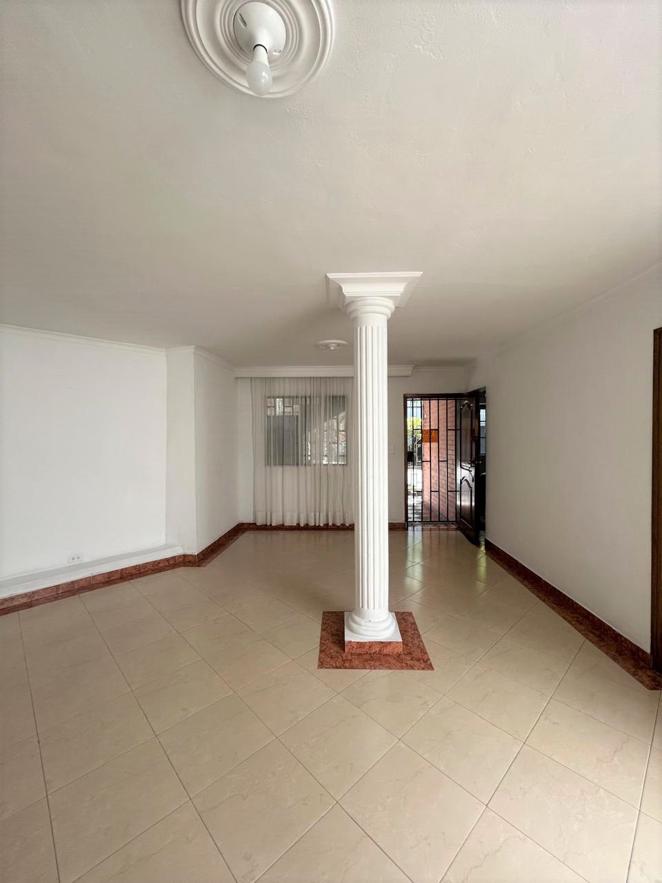 Apartamento en venta en Boston, Medellín · foto 2 de 17