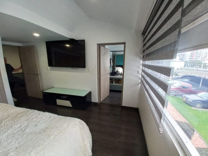 Casa de 5 alcobas en venta en Ilarco, Bogotá, 310 m² · foto 20 de 23