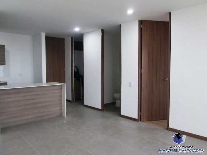 Apartaestudio en venta en Loma De Las Brujas, Envigado, 62 m² · foto 4 de 13