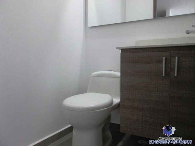 Apartaestudio en venta en Loma De Las Brujas, Envigado, 62 m² · foto 6 de 13