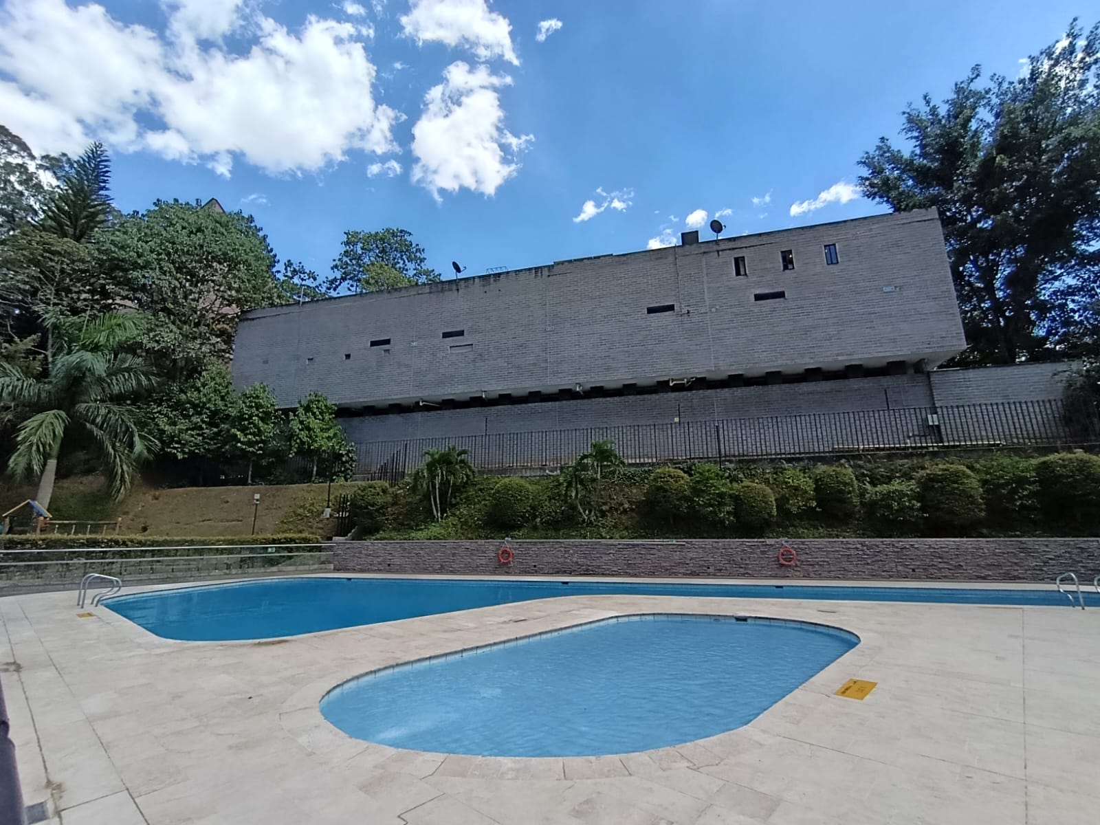 Apartamento en arriendo en Urbanización Las Cumbres, Medellín · foto 14 de 24